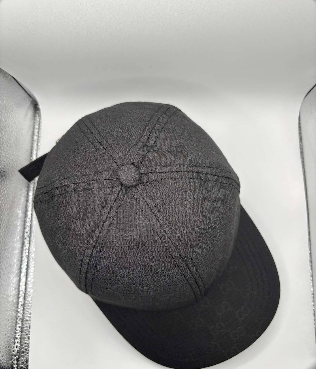 Monogramme GG Noire - Élégance Discrète